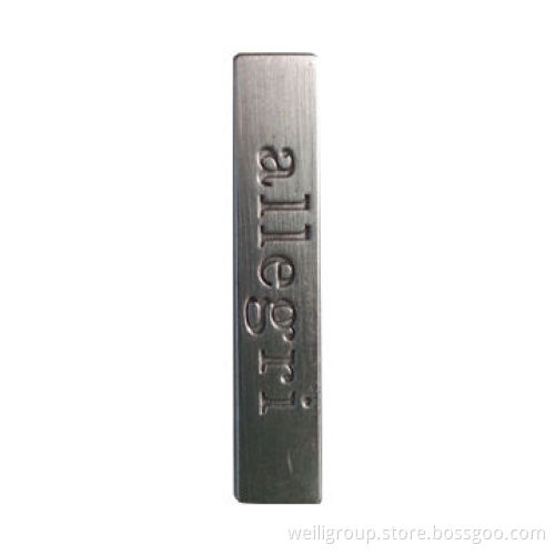Metal Badge, Made of Lead-free Zinc Alloy, Used on Denim Wear or Bags